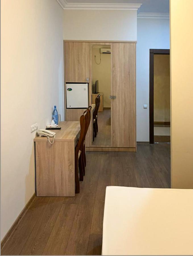 Primer Hotel Erevan Exterior foto